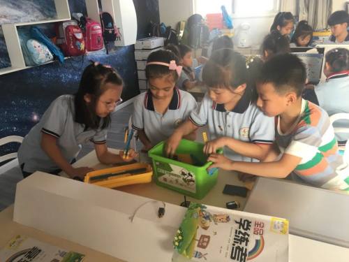 航天二中旁边的小学,雁塔航天210小学