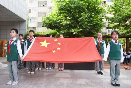 航天二中旁边的小学,雁塔航天210小学