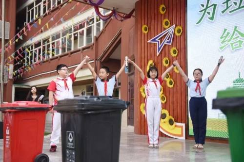 航天二中旁边的小学,雁塔航天210小学