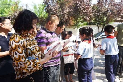 航天二中旁边的小学,雁塔航天210小学