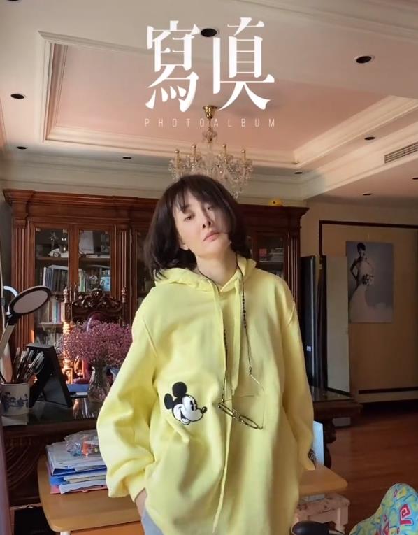 47岁牛莉秀马甲线,47岁牛莉晒素颜照马甲线太瞩目