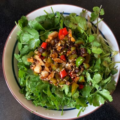 香菜拌牛肉真的巨好吃,春日时令美味尝鲜