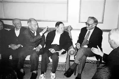 许渊冲译千家诗,翻译家许渊冲最好的作品