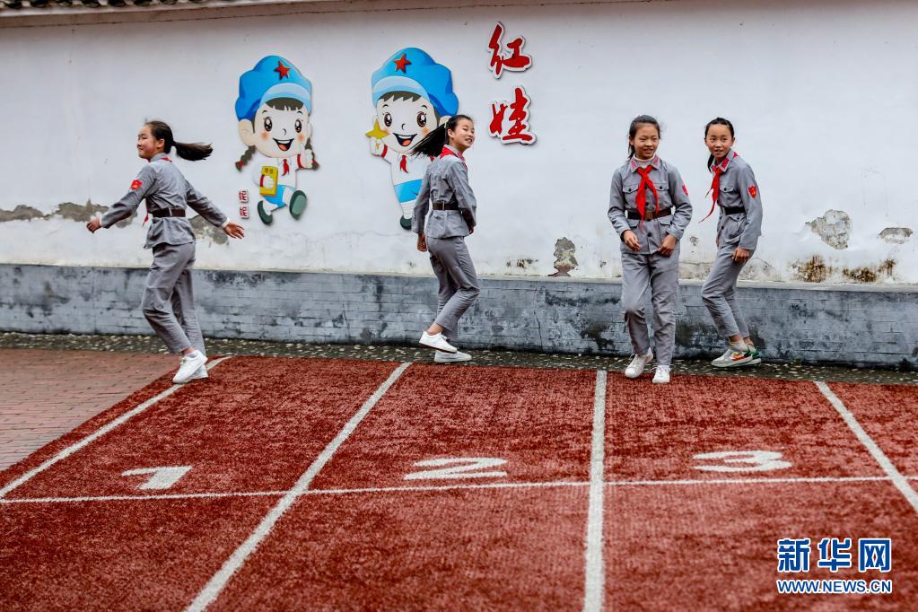 传承红色基因寻访红色足迹,红色基因红军小学