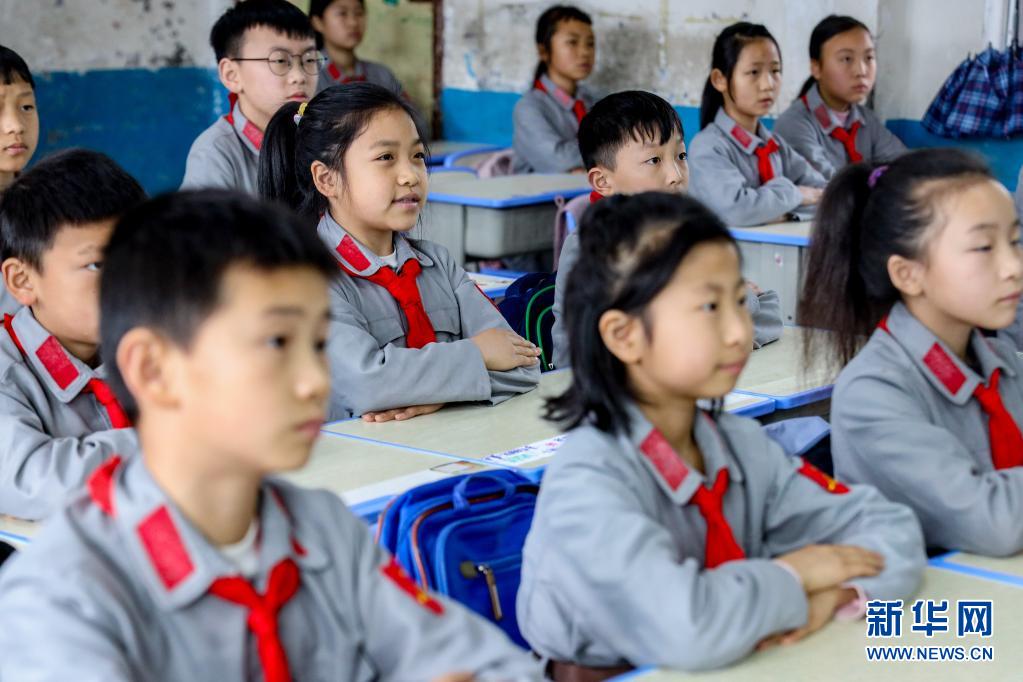 传承红色基因寻访红色足迹,红色基因红军小学