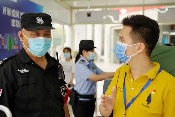 致敬劳动者点赞评论,向劳动者致敬为奋斗者点赞