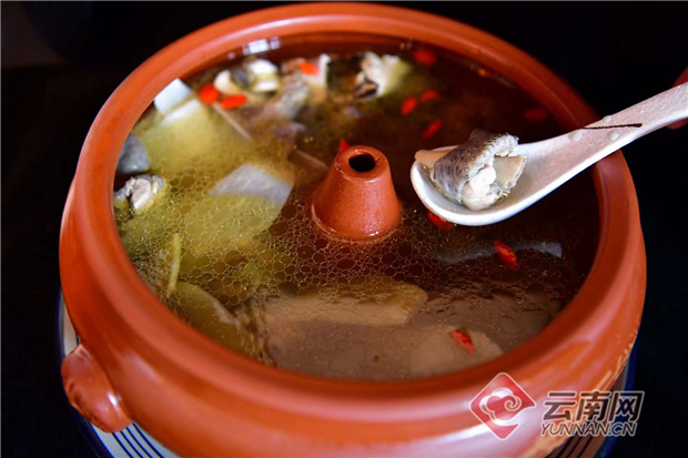 云南美食汽锅宴,云南美食云南汽锅鸡