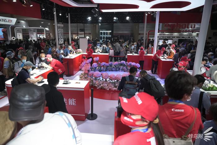 微单相机推荐2021佳能,佳能半画幅新镜头