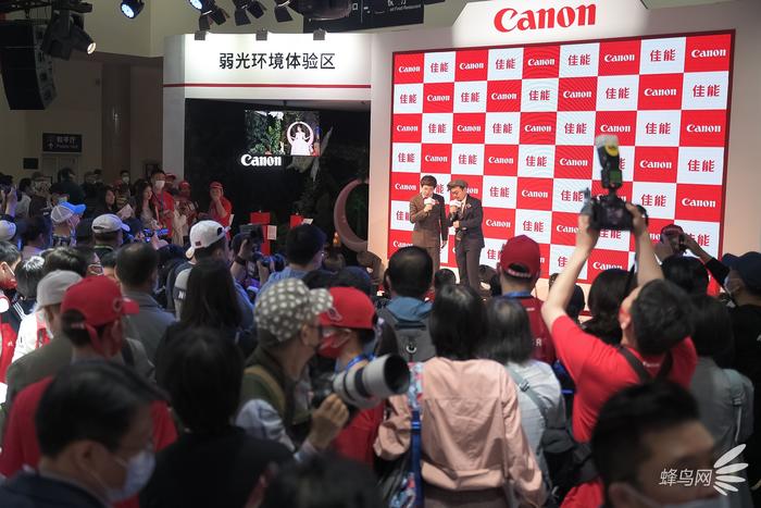 微单相机推荐2021佳能,佳能半画幅新镜头