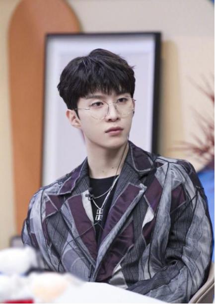 解锁你的阳光夏日，雷朋为你潮酷加成