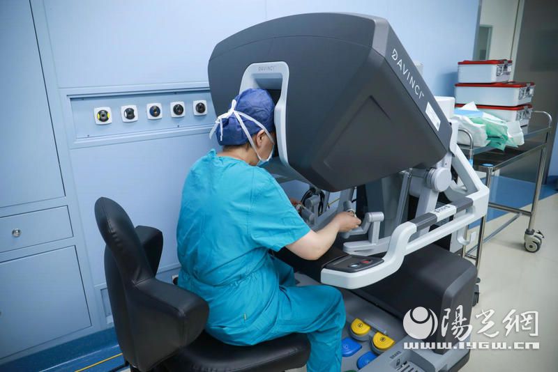 达芬奇手术机器人二尖瓣成形术,达芬奇机器人手术和传统手术对比
