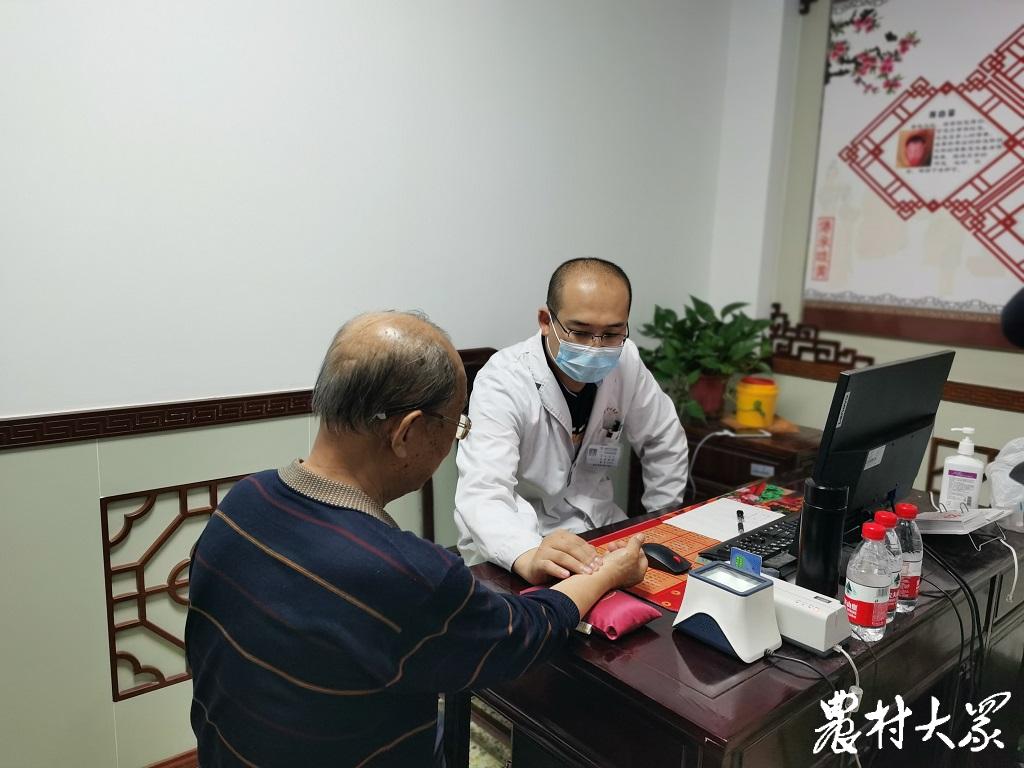 连续48小时打嗝怎么回事,呃逆多久需要去检查