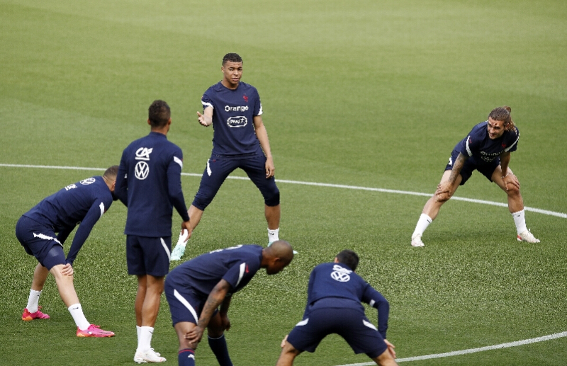 今晚嗨起来！2020年欧洲杯12日凌晨3点开打，球迷的节日来了