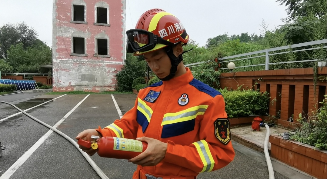 车载灭火器保质期多久,查看灭火器有效期