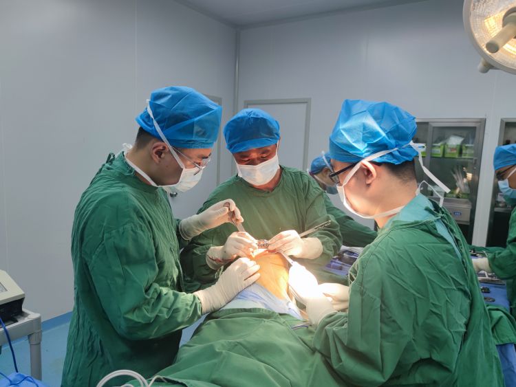 山东大学齐鲁医院“骨关节阶梯治疗专家工作室”落户桓台县中医院