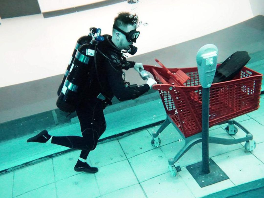 迪拜最深游泳池有鱼吗,世界最深的游泳池怎么去