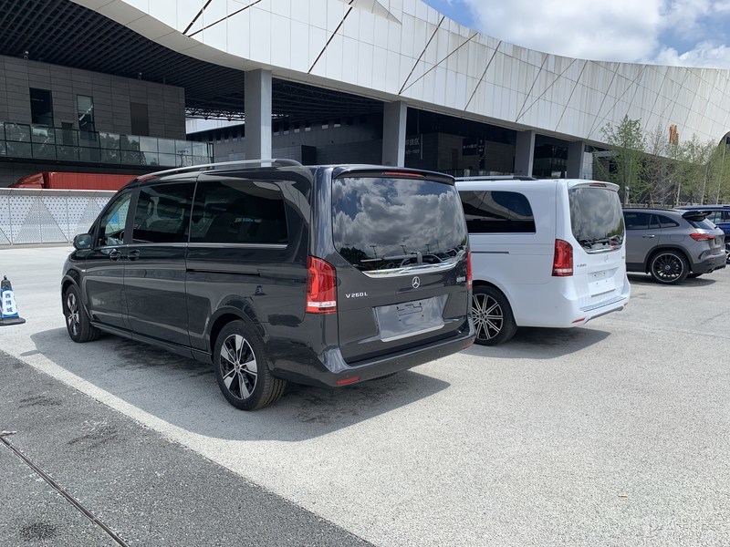 2021款奔驰V级正式上市售47.88-64.68万元