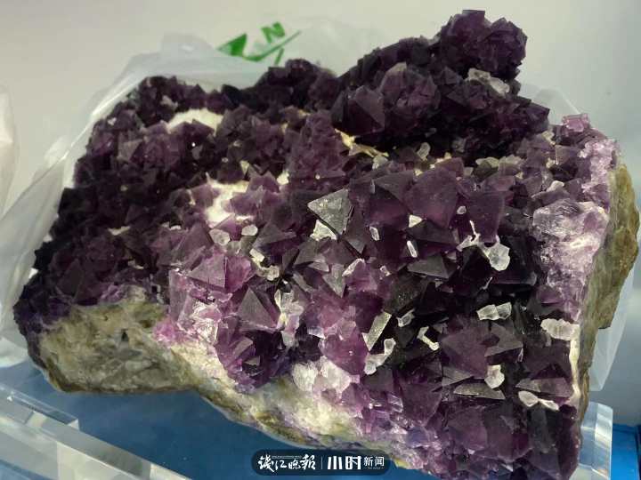 王炸！浙北发现500万吨“夜明珠”，粉、绿、紫、黄各种颜色都有