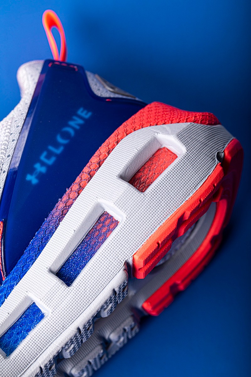 UA「仿生黑科技」曝光！这才叫「定制级」脚感