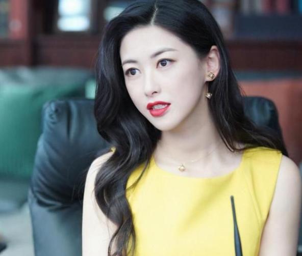 中国第一漂亮美人朱珠,朱珠晒女儿出生照