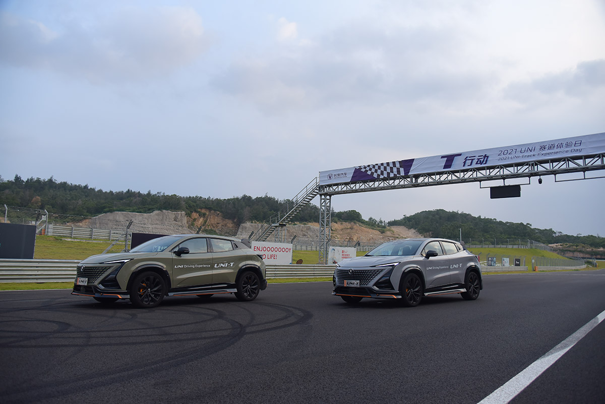 试驾2022款UNI-T把SUV开上赛道是种什么体验？