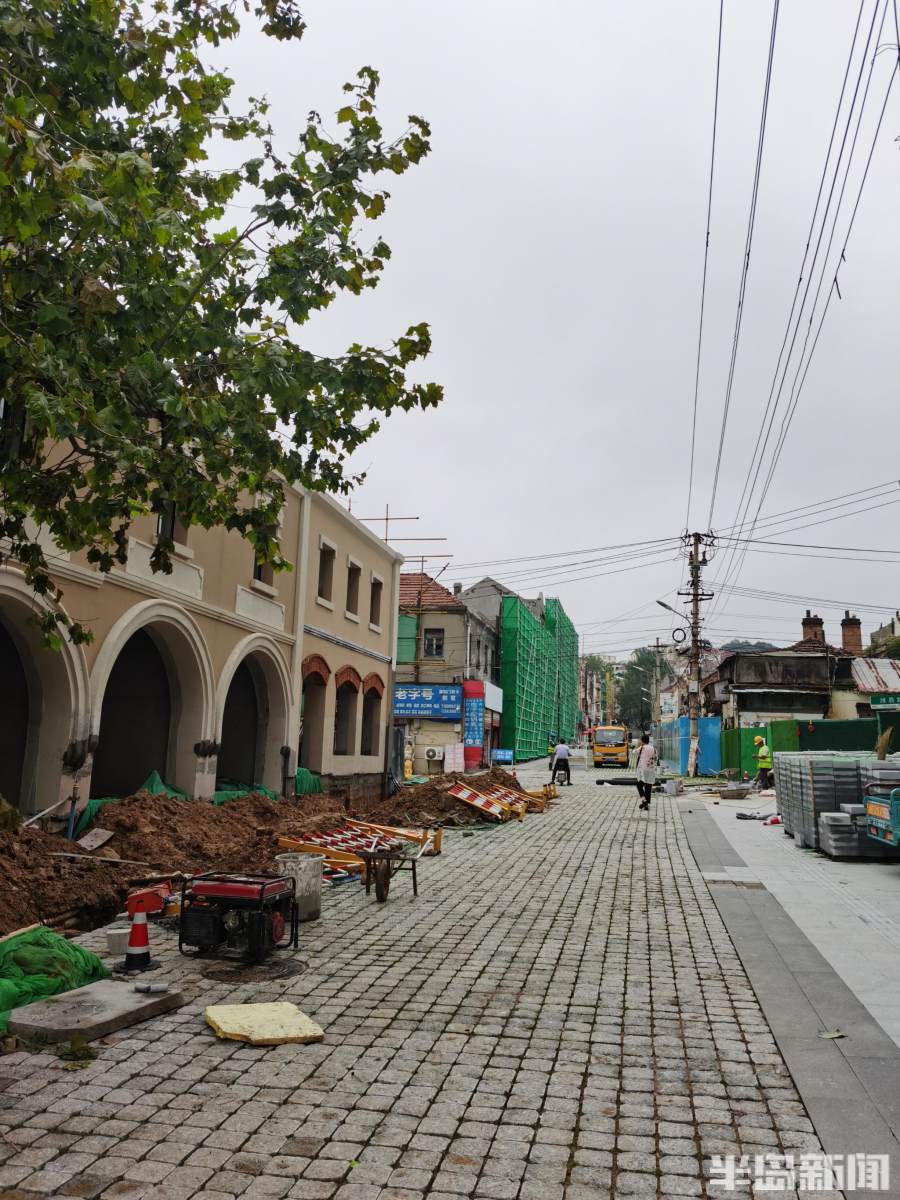 新闻周刊丨老街里，新芳华！200米小巷已吸引13家网红店，这是“一眼看海”前奏曲