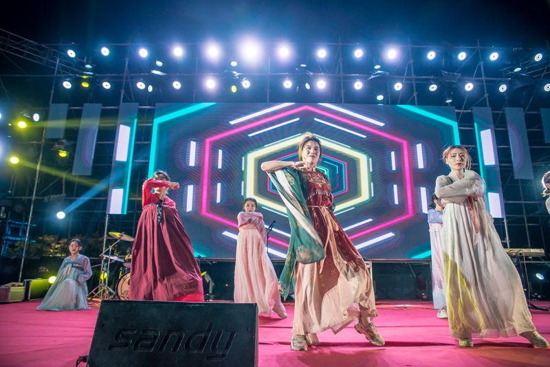 助力南阳原创音乐：金正珠宝亮相南阳世界月季大观园