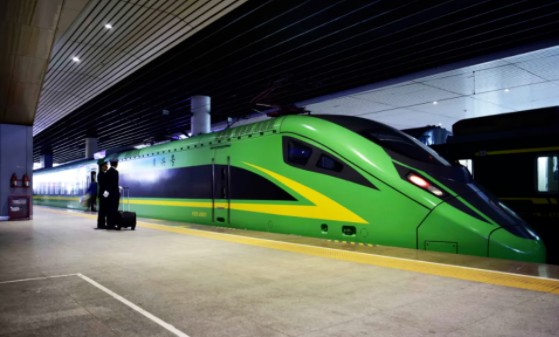 榆林至西安火车增开,西安到榆林复兴号智能动车组