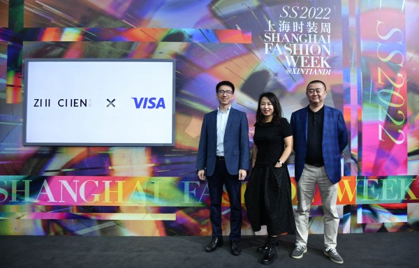 招商银行visa信用卡免转换费,招商银行visa今日头条联名卡