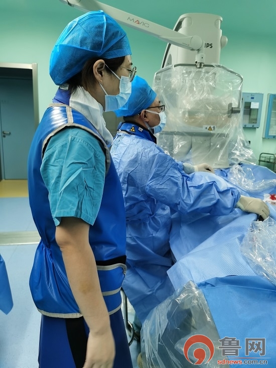 临沂市人民医院电除颤操作视频,临沂人民医院人工心脏手术