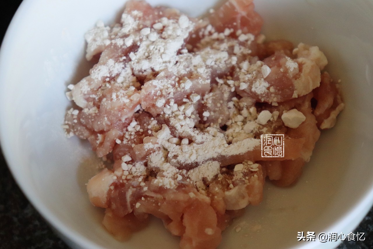 “大陆人吃不起榨菜”，我奢侈一回，用涪陵榨菜做道荤汤，羡慕吧