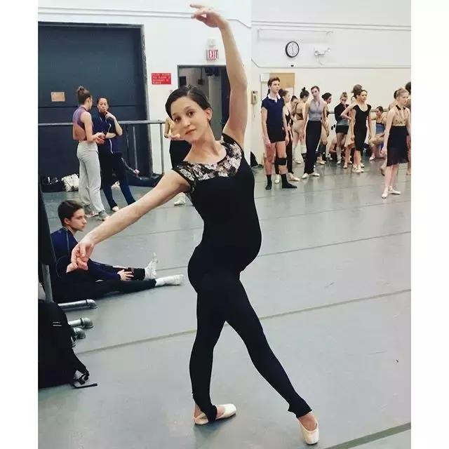 怀孕也不能放弃自己,怀孕能不能跳舞