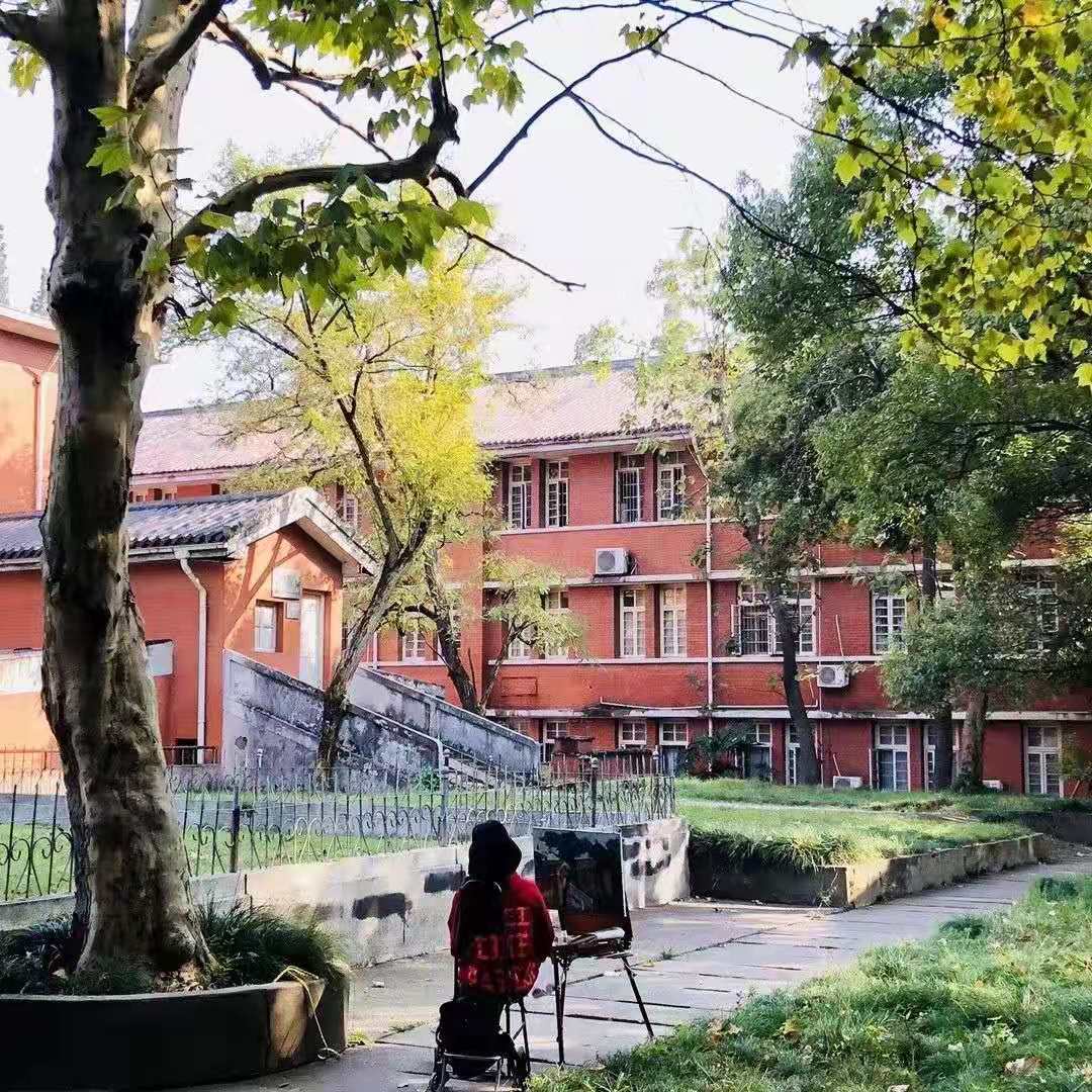 光辉工大，百年湘雅，厚德铁道！这里，是中南大学！