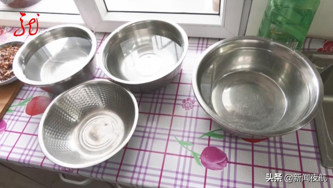 仓买生意看似“火爆”，居民来了却排长队不买东西