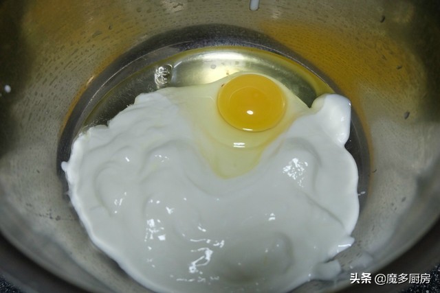 新手做面包用手揉面哪种方法简单,如何揉面发酵做面包