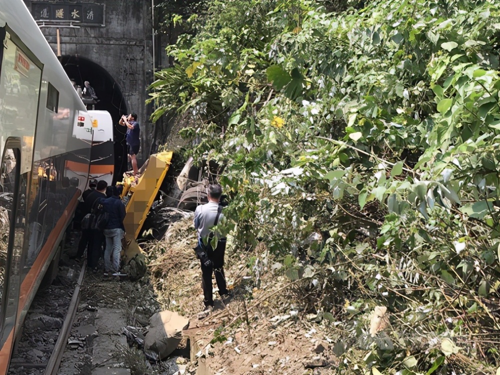 台湾铁路系统,台湾问题由民族弱乱而产生