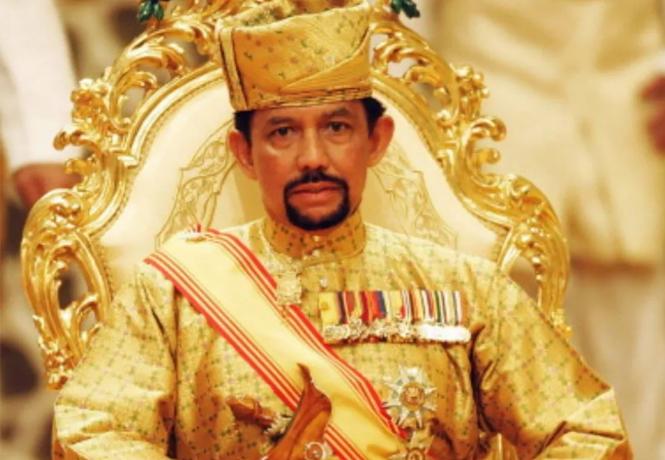 文莱国王7000辆豪车,文莱国王黄金劳斯莱斯