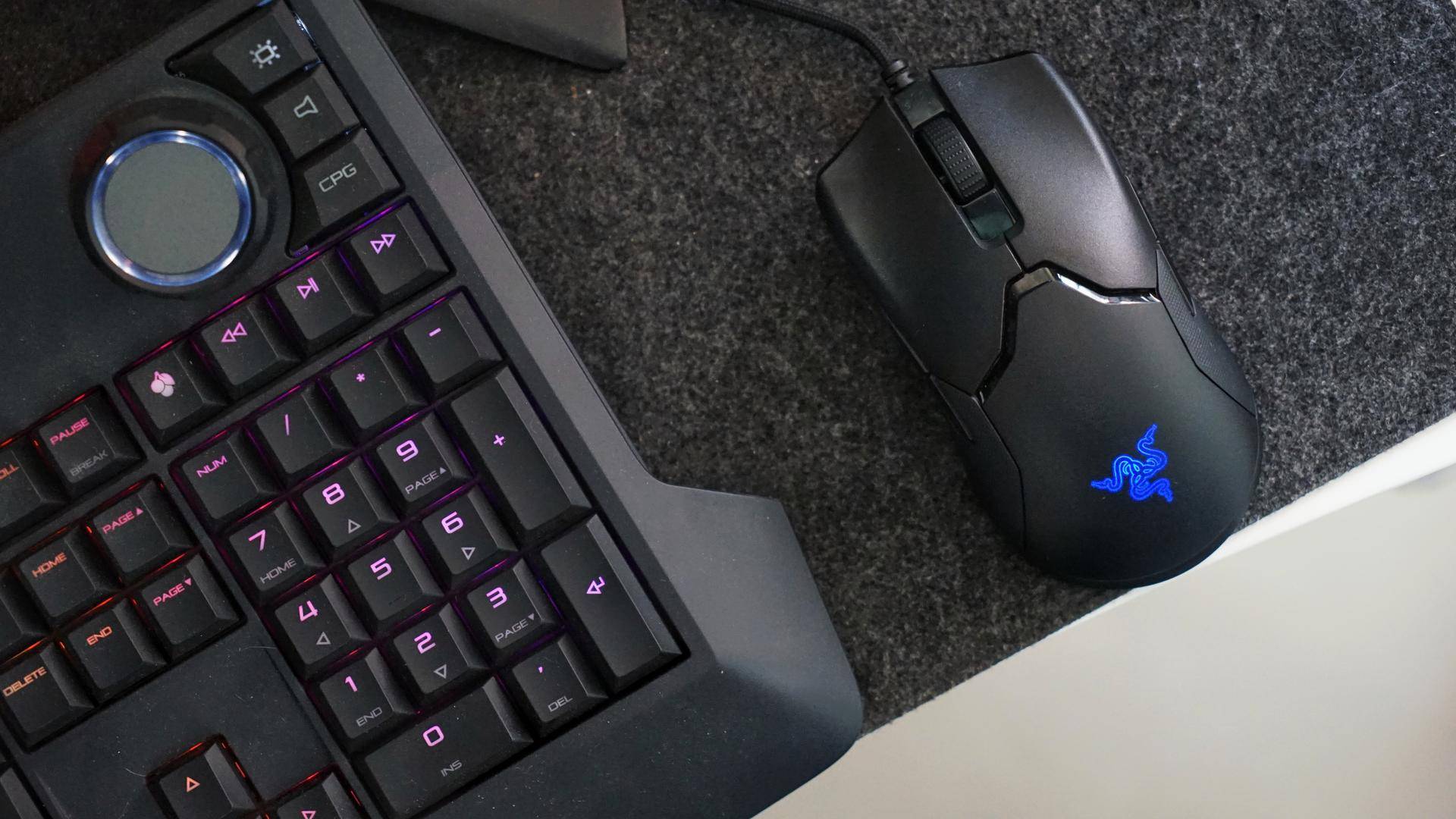 重量很轻的游戏鼠标,重量轻一点电竞鼠标