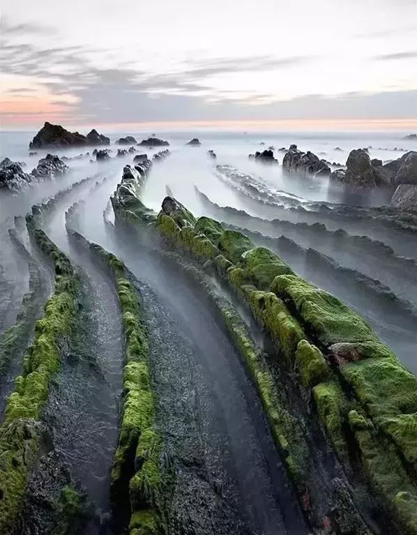 地球上长得最不像地球的地方,世界上最不像地球的地方风景