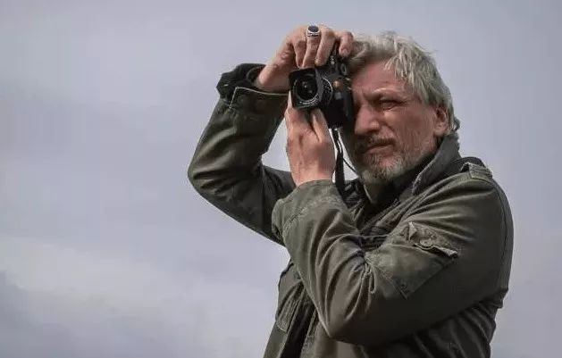 手机和相机相比最大的区别在哪里,出去旅游带相机好还是手机好