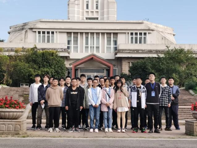 南京工业大学二等奖学金,拥有200万全额奖学金的中国学霸