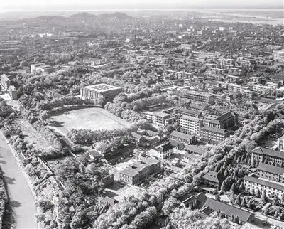 从镇江到镇江市体育中心怎么走,镇江老体育公园