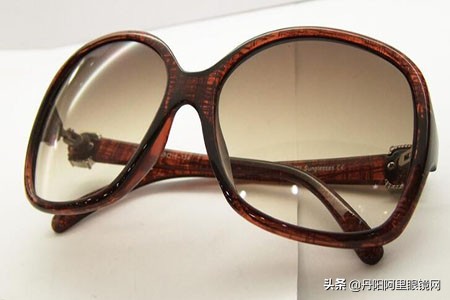 太阳镜镜片怎么修复,太阳眼镜镜片脏了怎么清洗