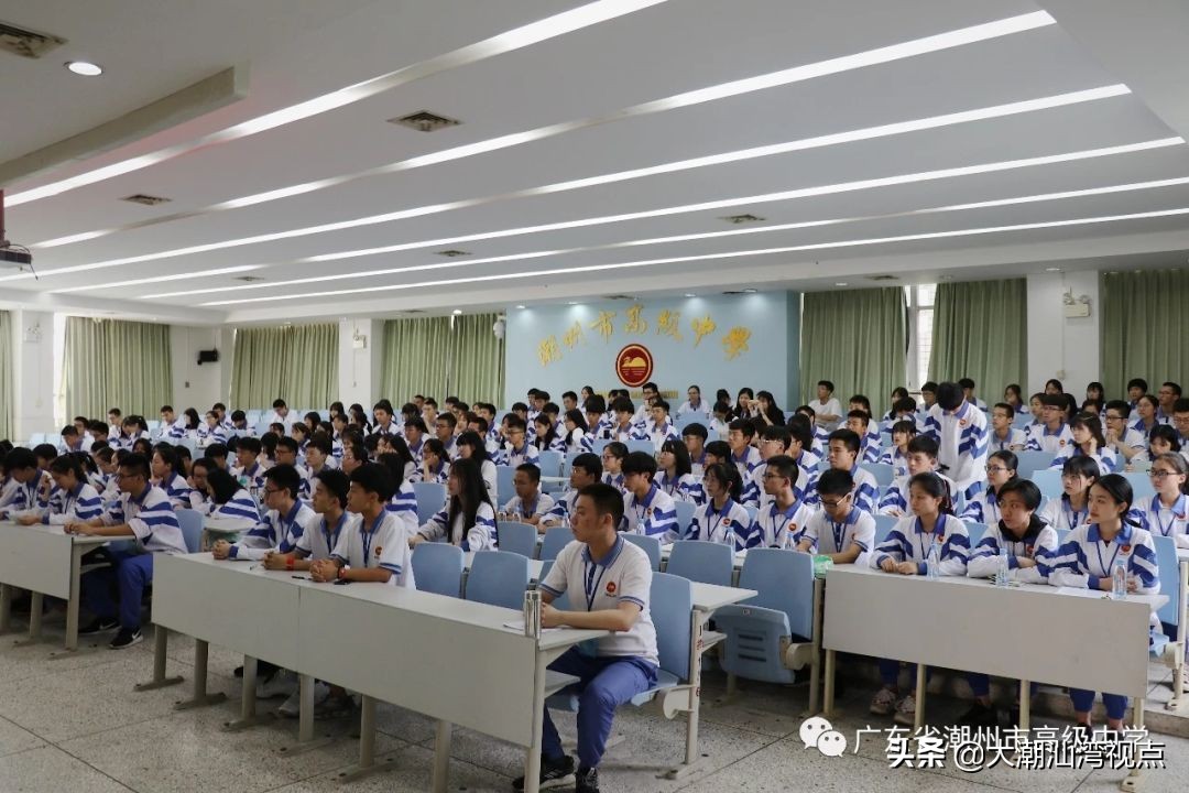 潮汕哪个学校校服最好看,潮汕校服排名前十