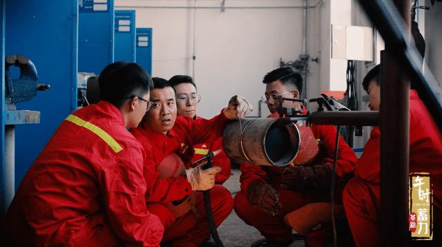 大庆油田工人工作,大庆油田石油人