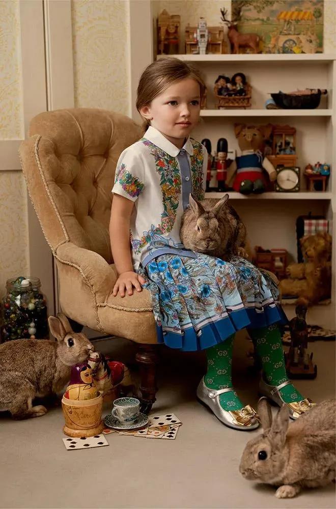 女版GD潮过陈冠希女儿？月入十万萌娃靠穿搭火爆ins