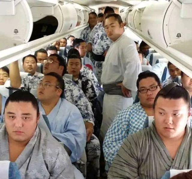 日本人出上联：“本日飞机飞日本”，我国网友对的下联大快人心