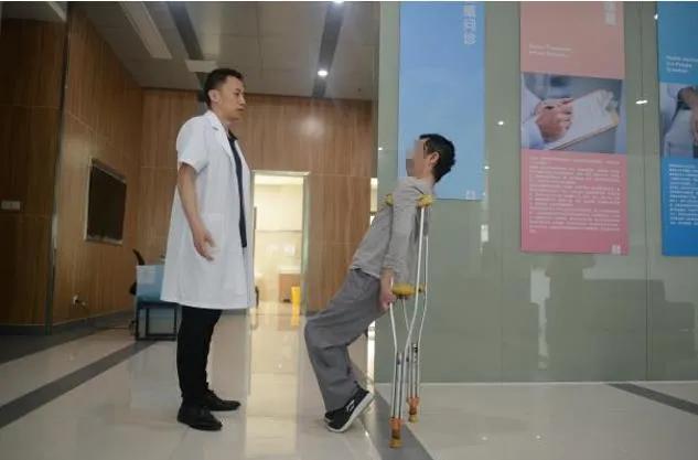 30岁强直性脊柱炎中医治愈案例,王永福院士治疗强直性脊柱炎案例