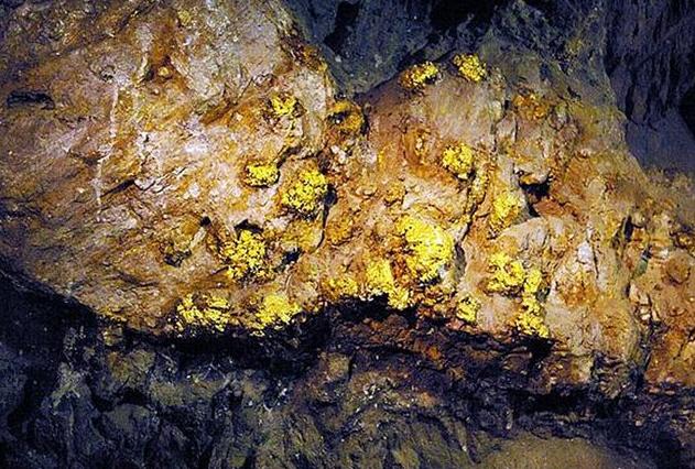 非洲人不解：我们“大金链子”这么便宜，为何中国大妈不来抢购？