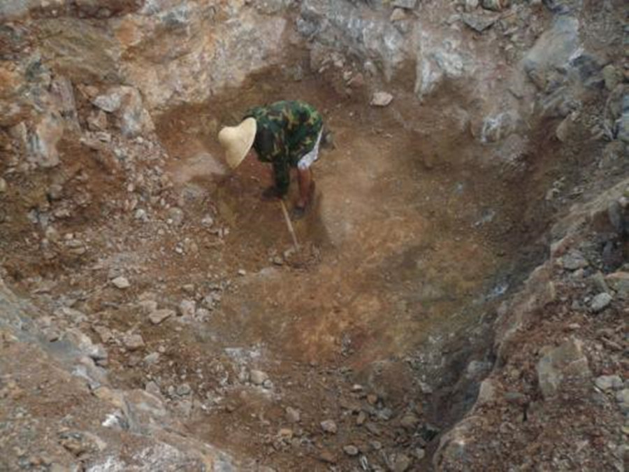 捡到金属棒丧命,1992年山西工人捡到神秘金属